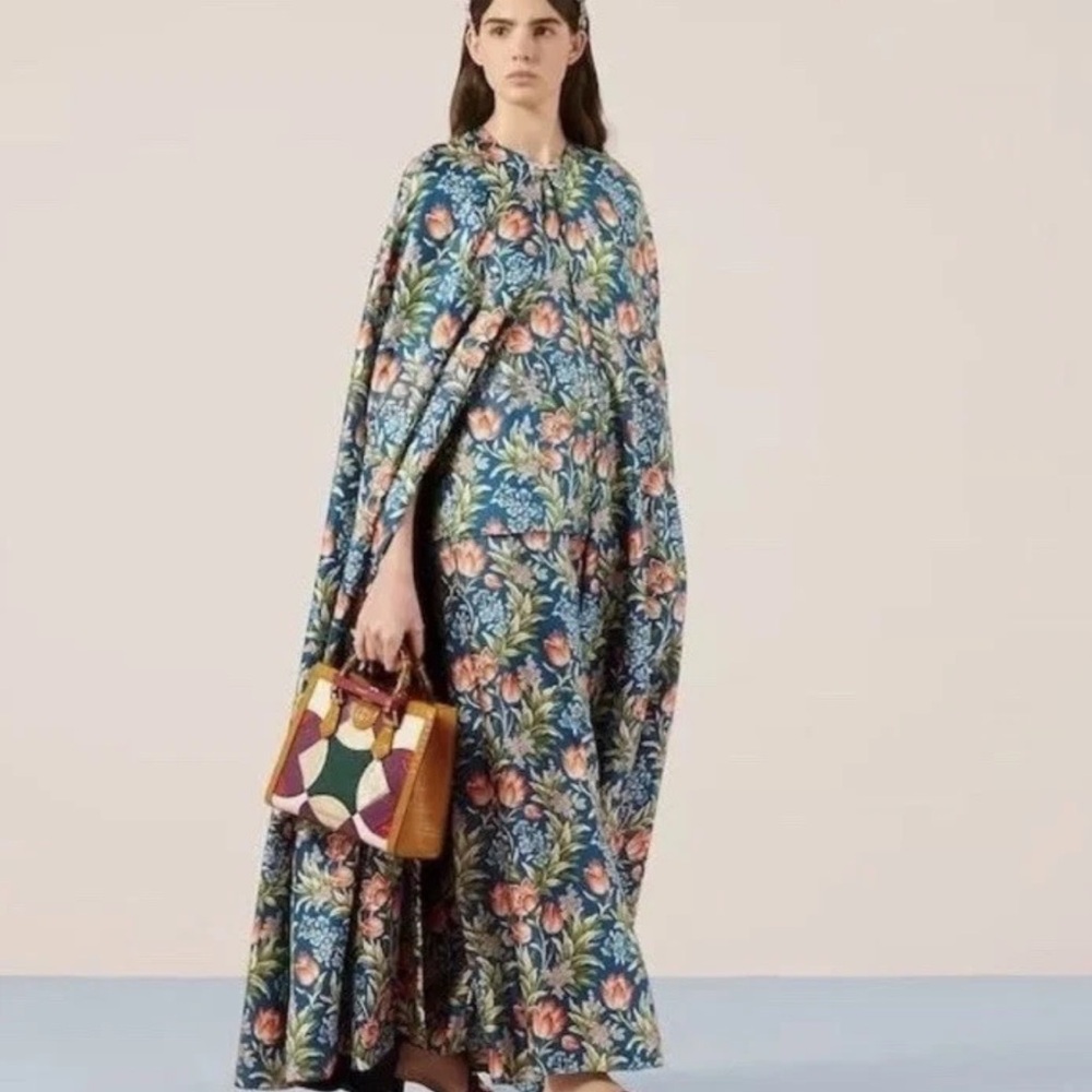 Gucci Floral Silk Cape Nojum collection Long Jacket Stunning NWT- Fits M- L 46IT - Picture 1 of 6